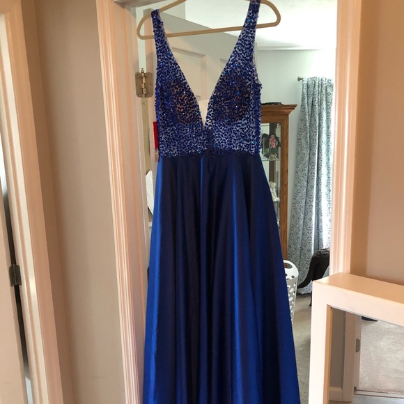 JJs House Dresses & Skirts - Prom Dress